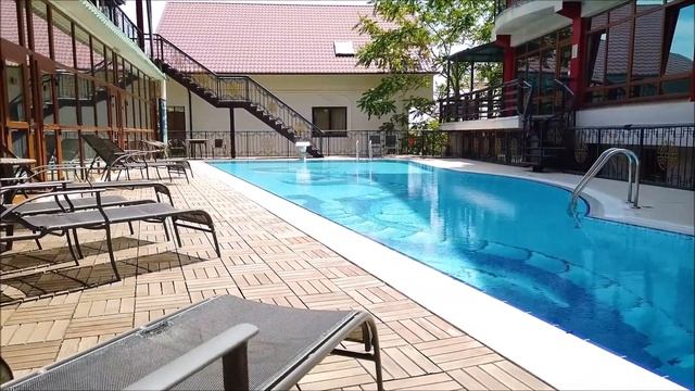 Бассейн в гостинице Весёлый Хотэй, Гурзуф смотреть онлайн