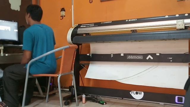 Proses sederhana pembuatan cutting sticker oracal смотреть онлайн