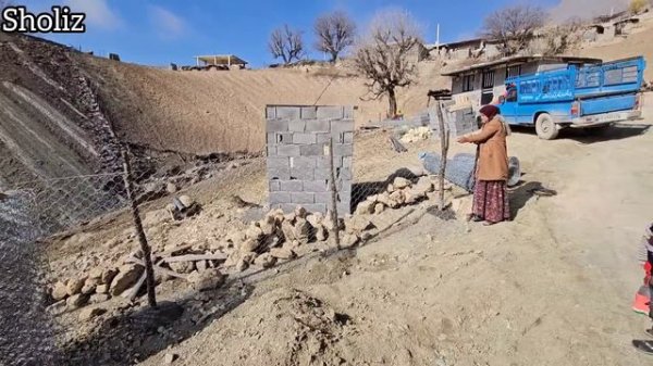 A Nomadic Family's Day: Savoring Lunch Together & Building Their Hut