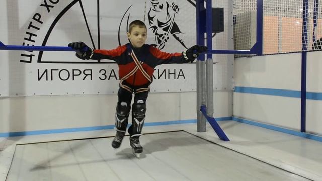 Игрок команды "Ястребы". смотреть онлайн