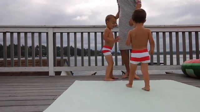 RAD REVOLUTION KIDS PROMO || Swimmers смотреть онлайн