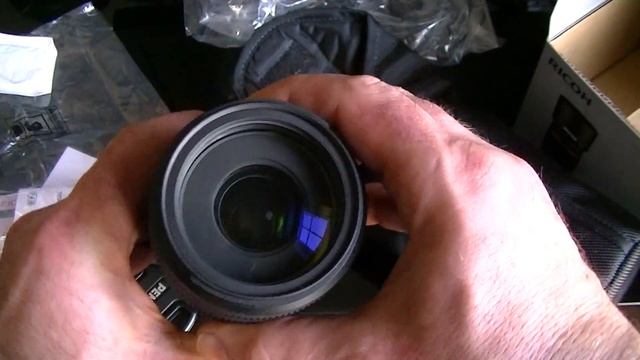 HD Pentax DA 55 300mm WR Unboxing and review смотреть онлайн