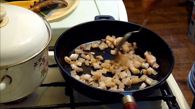 ВКУСНЕЙШИЙ БОРЩ С ШКВАРКАМИ смотреть онлайн