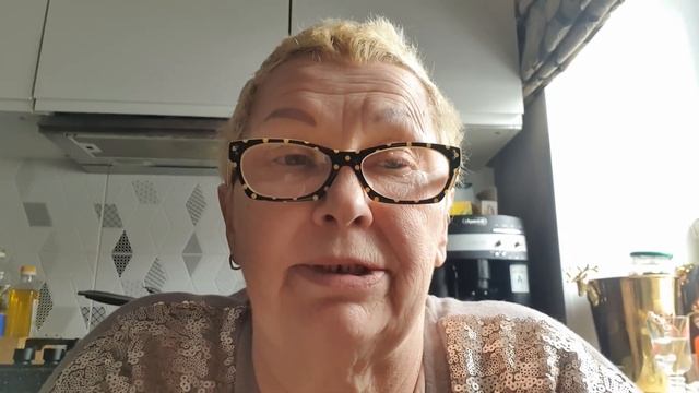 Вот и встретили праздник с Вами,мои дорогие!А я опять на ночь глядя... смотреть онлайн