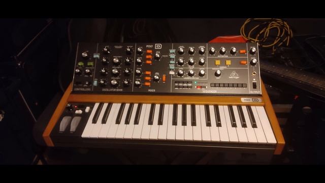 Test Behringer Poly D " Hip Hop Synthwave " смотреть онлайн