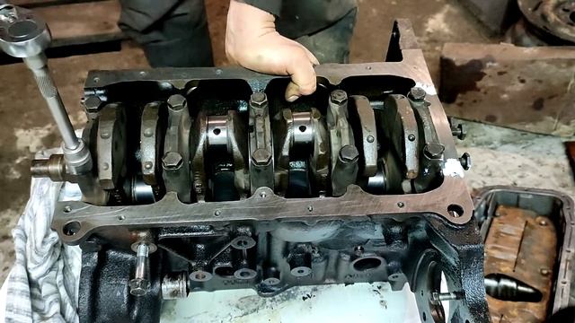 Установка коленвала и обтяжка бугелей смотреть онлайн