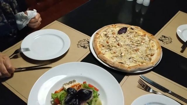 Поездка в Луцк 7 # Где поесть в Луцке Вкусно недорого и безопасно кафе Базилик смотреть онлайн