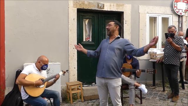 Pedro Galveias - "Lisboa Menina e Moça" ( Ary dos Santos, Fernando Tordo / Paulo de Carvalho) смотреть онлайн