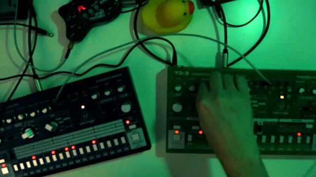 First Contact - Behringer RD-6 & Lime TD-3 (Experimental) смотреть онлайн