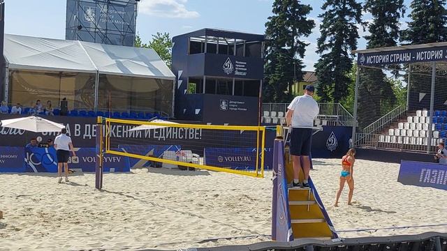 Этап Чемпионата России по пляжному волейболу в Москве смотреть онлайн