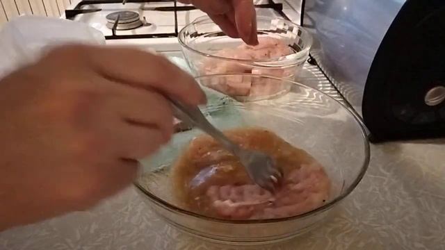 Отбивные из куриного филе, сочные и очень вкусные. смотреть онлайн