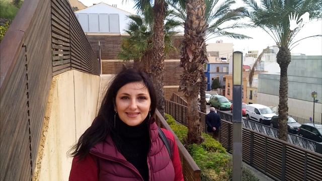 A Walk Around Alicante ⛰ Lora's VERY LONG NAILS