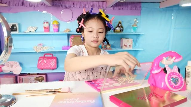 Bug is getting Ready Princess Fashion Show Vlog смотреть онлайн