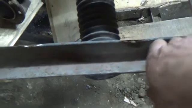 Продолжаю делать мини трактор установил рулевую рейку и сделал рулевую сошку смотреть онлайн