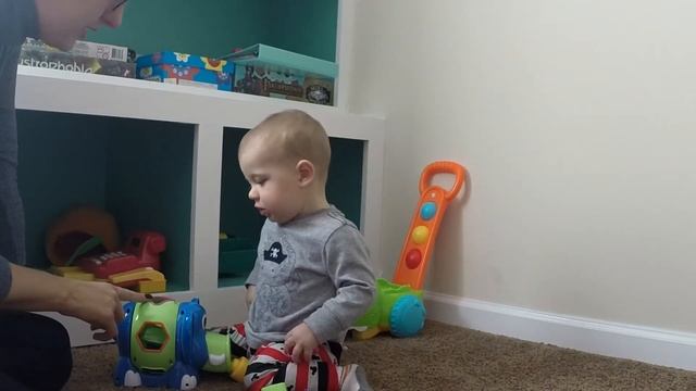 Что умеет ребенок в 10 месяцев \ Чем заняться дома в 10 месяцев смотреть онлайн