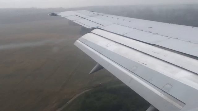 Посадка в Минске в дождливую погоду смотреть онлайн