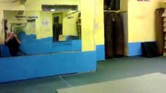 Юля. Упражнение полёт-кувырок смотреть онлайн