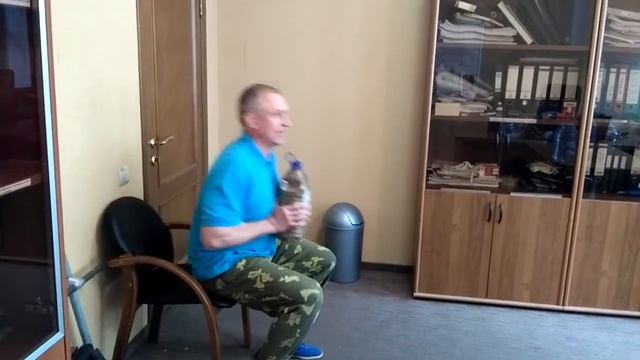 Качаем ноги. Встать со стула. смотреть онлайн