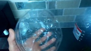 Мини парник из пластиковых бутылок.