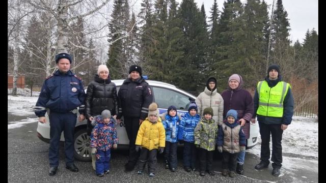 Поздравительная открытка к Дню матери группы "Звездочек".Детского сада 23"Уральская сказка ". смотреть онлайн
