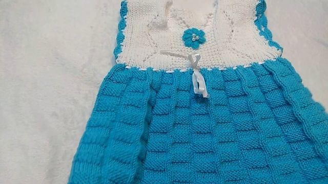 ?Сарафан для девочки спицами➡️Легко и быстро. Попетельный обзор. МК узора. смотреть онлайн