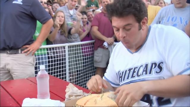 Adam v The Fifth Third Burger | Man V Food смотреть онлайн