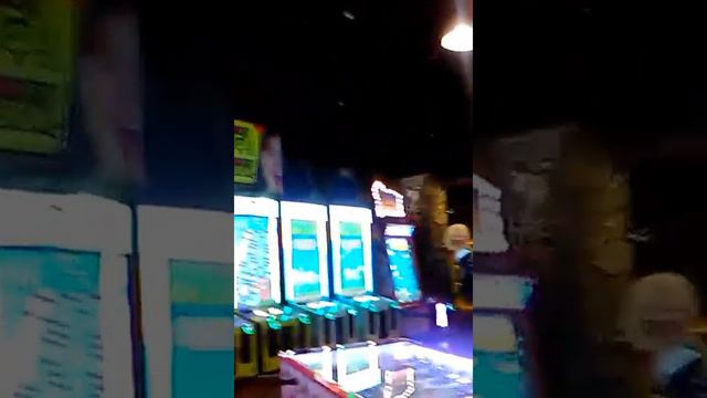 Recordcholis -американская сеть игровых автоматов смотреть онлайн