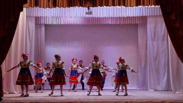 Народны самодеятельный колектив Ансамбль народного танца "Талисман"-композиция "Лето" смотреть онлайн