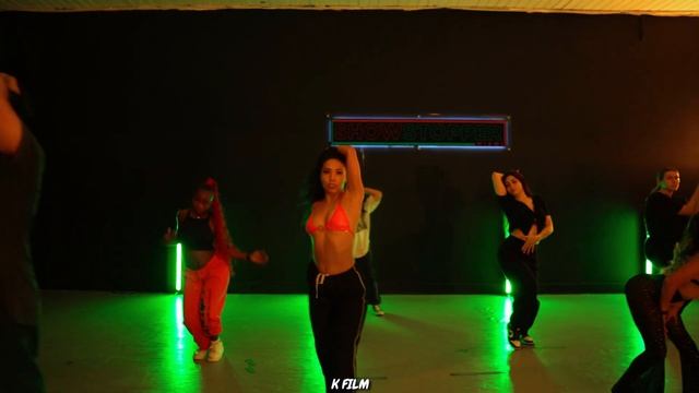 Britney Spears - Toxic - Y2K & Alexander Lewis Remix / Choreographer - Mikey Pesante |Master Class| смотреть онлайн