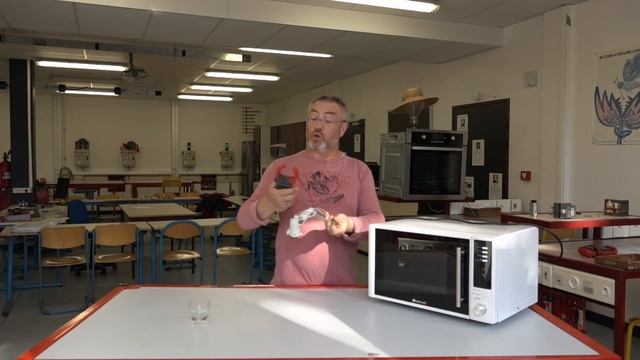 essai d'un four micro ondes смотреть онлайн