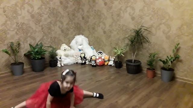 Танец под песню "Пчеловод" Руфина смотреть онлайн