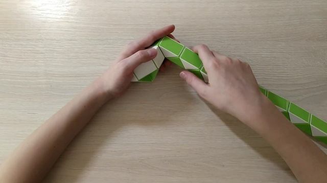 Змейка Рубика 24 детали. Как сделать цветок. смотреть онлайн