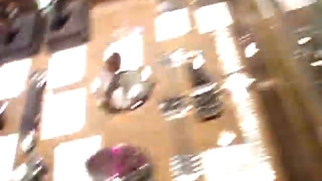 Salon de Peugeot à Paris 2009 --- Автосалон Peugeot Avenue Paris смотреть онлайн