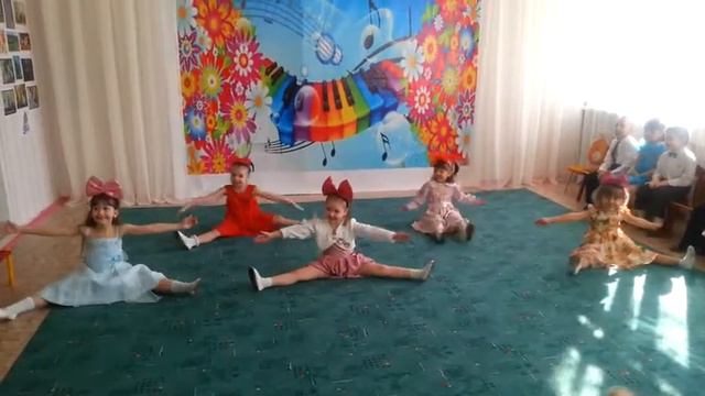 Куколки красотки! Танец в детсаду. смотреть онлайн