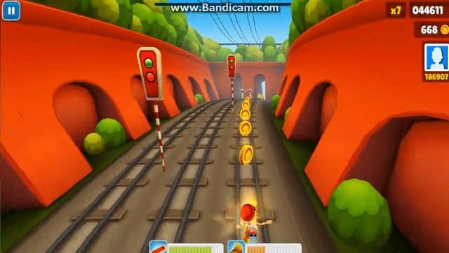 Subway Surfers никак не можем набрать больше очков..) смотреть онлайн