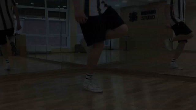 How to do the Kick & Step | Basic Step Shuffle Dance Tutorial | PROdance смотреть онлайн