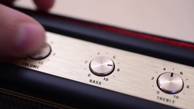 Marshall Stockwell Speaker is as Classy as it is Portable смотреть онлайн