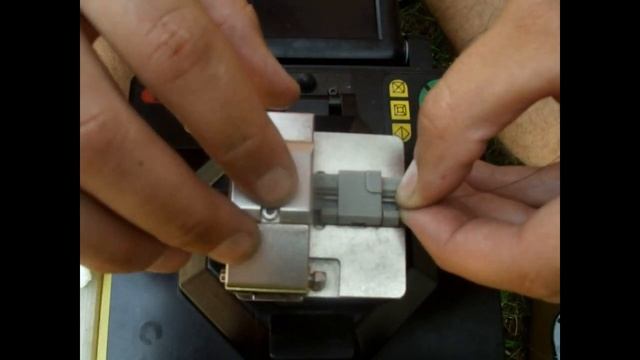 Как спаять оптическое волокно? Сварка оптического волокна. Обучение ВОЛС. (Сварщик ВОЛС) смотреть онлайн