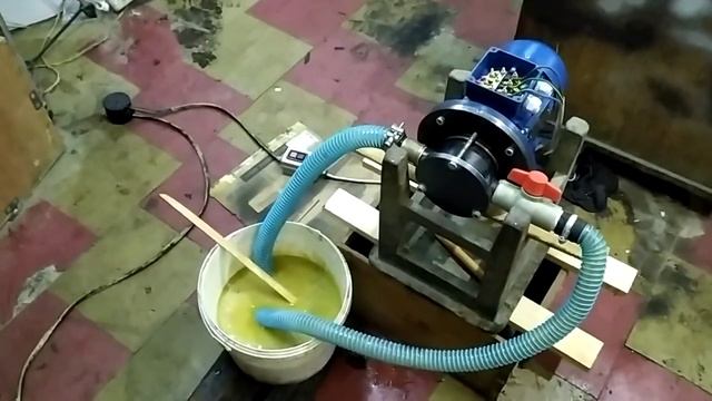 Роликовый насос для вязких жидкостей (мед, патока, майонез, сгущенное молоко, томатная паста и т.д. смотреть онлайн