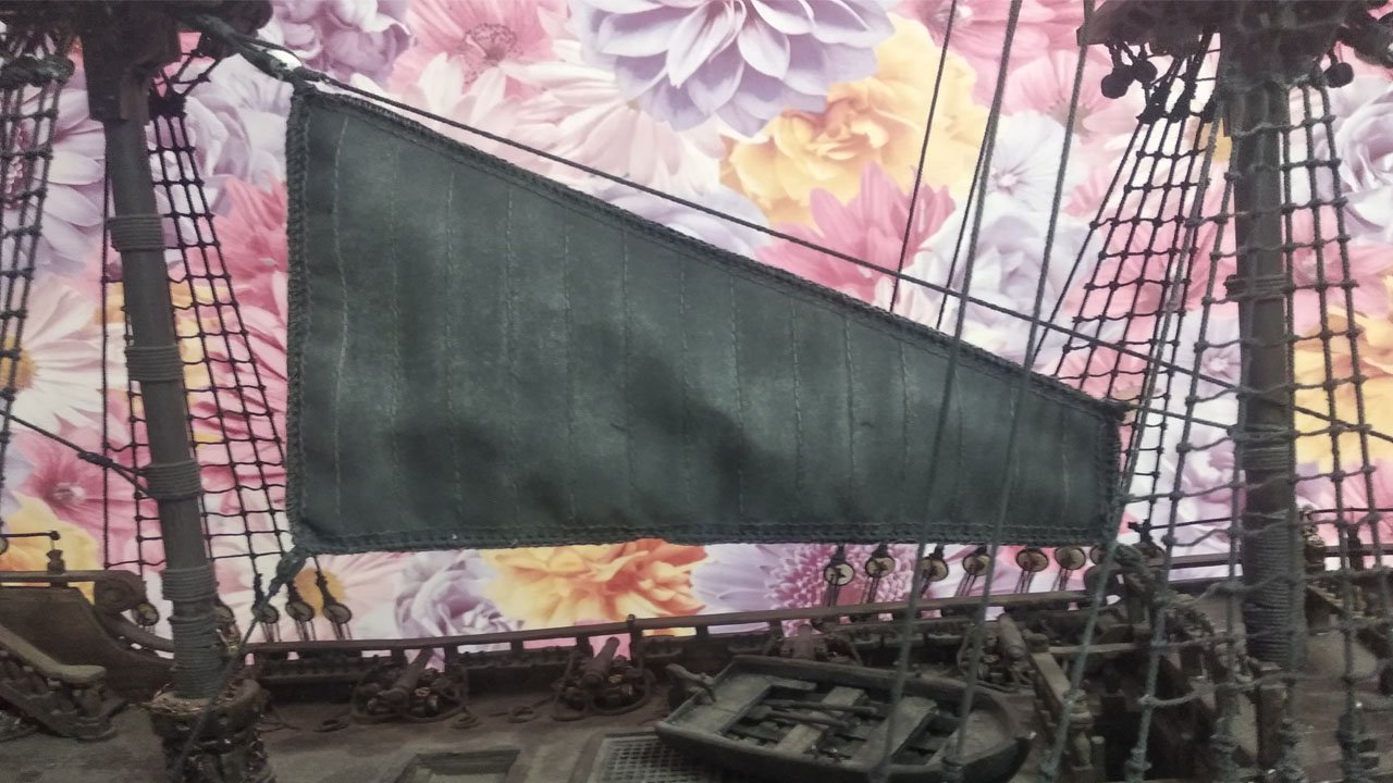 № 94 Сборка модели корабля черная жемчужина. Устанавливаем парус между 1 и 2 мачтой . смотреть онлайн