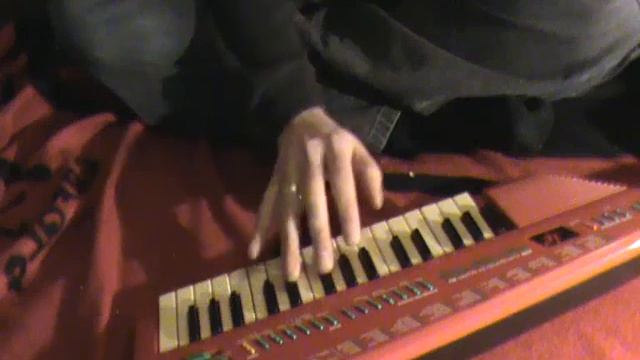 Kallsito´s mini Yamaha keyboard смотреть онлайн