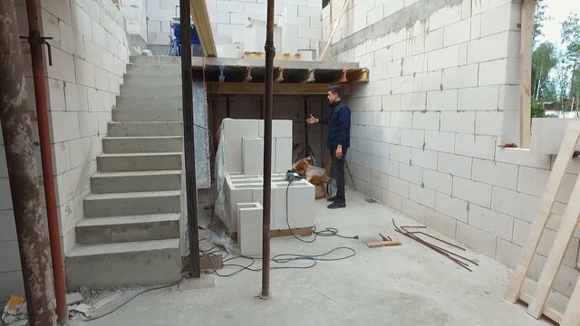 ДОМ ИЗ ГАЗОБЕТОНА НА ЦОКОЛЬНОМ ЭТАЖЕ. Кладка и монолитное перекрытие. ДНП "Приозерное". 3 выпуск. смотреть онлайн