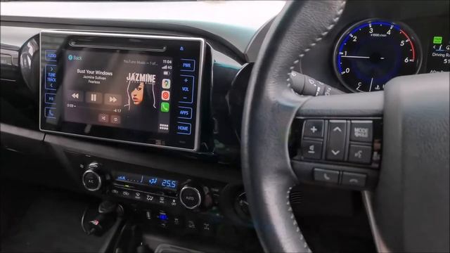 Toyota Hilux MY17 - Apple CarPlay & Android Auto Integration смотреть онлайн