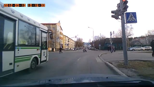 ♥На красный,ПАЗ,№: *ва833 86* Чехова х Калинина16.04.15 смотреть онлайн