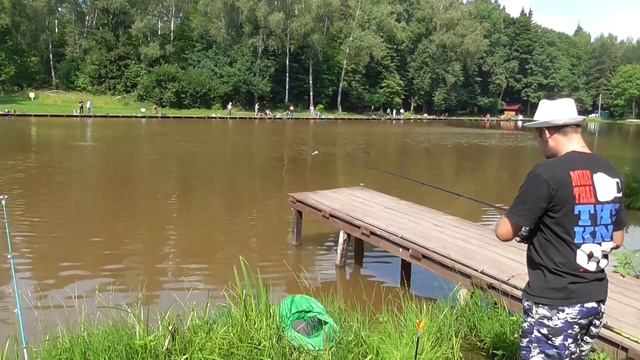 Прогулка по Рыболовному клубу Клевое место смотреть онлайн