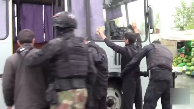 Вот что ТBopuTcя МИГРАНТЫ ПРЯМО СЕЙЧАС смотреть онлайн