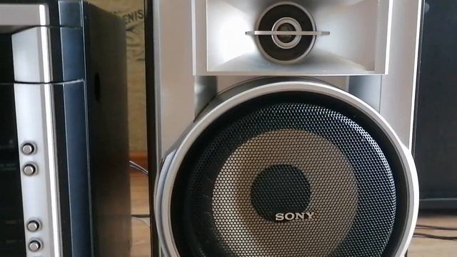 музыкальный центр Sony MHC-GNZ9D смотреть онлайн