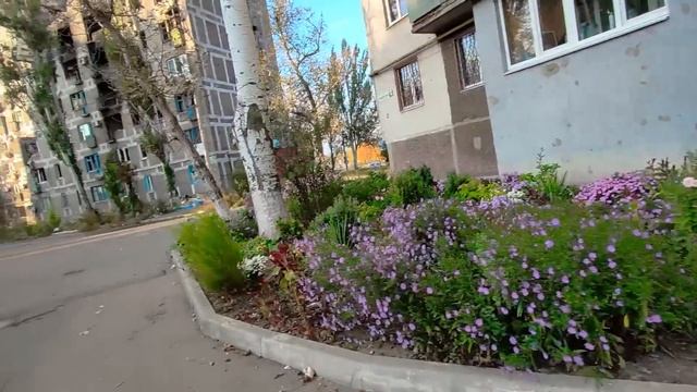 13 октября Мариуполь. Навестили Веру Ивановну после школы, поснимали стройку смотреть онлайн