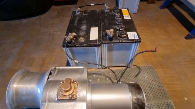 Японская лебедка Iwasaki Denki-Mi, 24Вольт, 750Ватт.