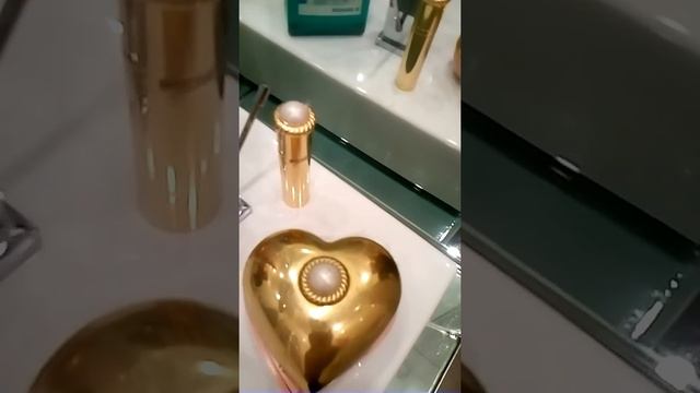 Святой Валентин . Духи Moschino смотреть онлайн